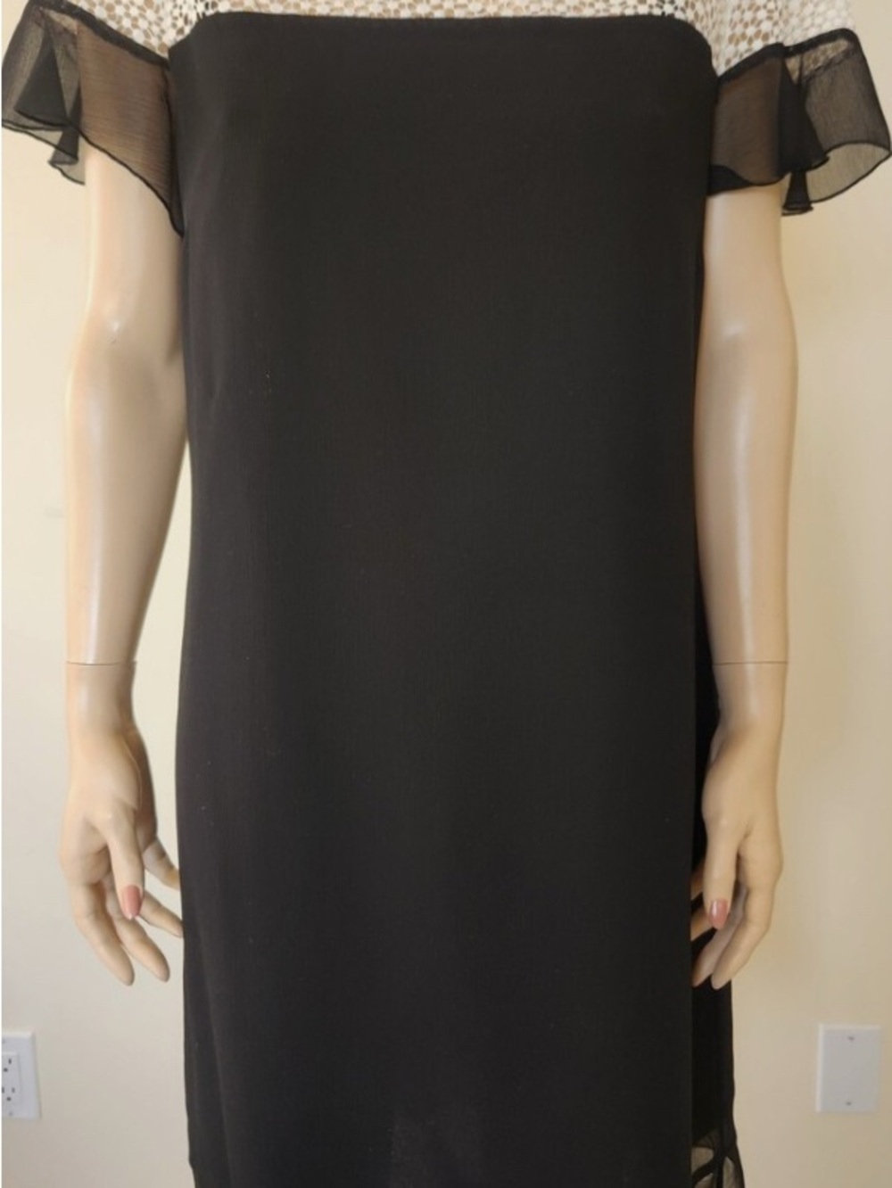 Karl Lagerfeld Paris Classic Black&White Dress